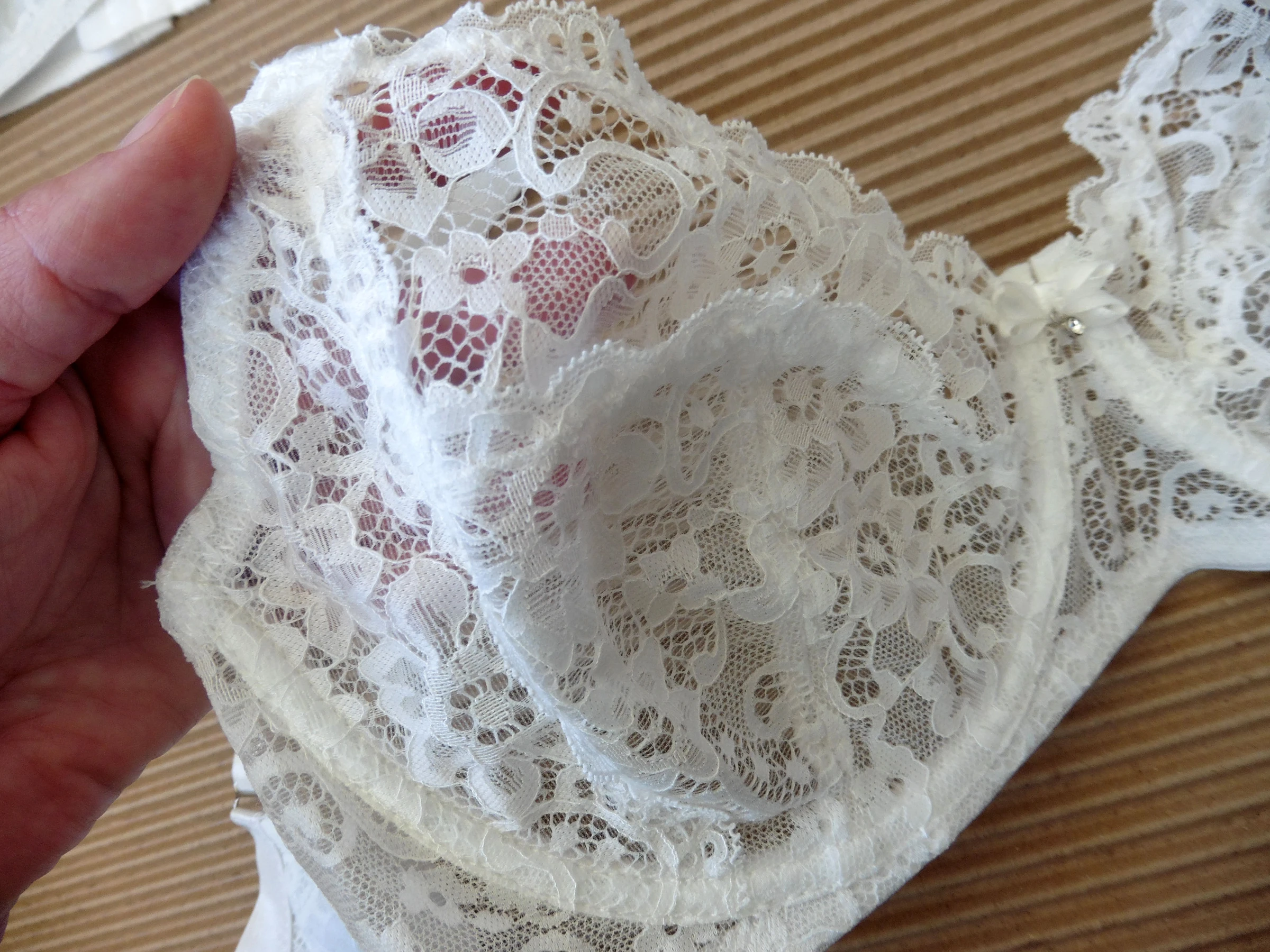 Lote de 2 sutiãs com aro de renda tamanho 95D – photo 5